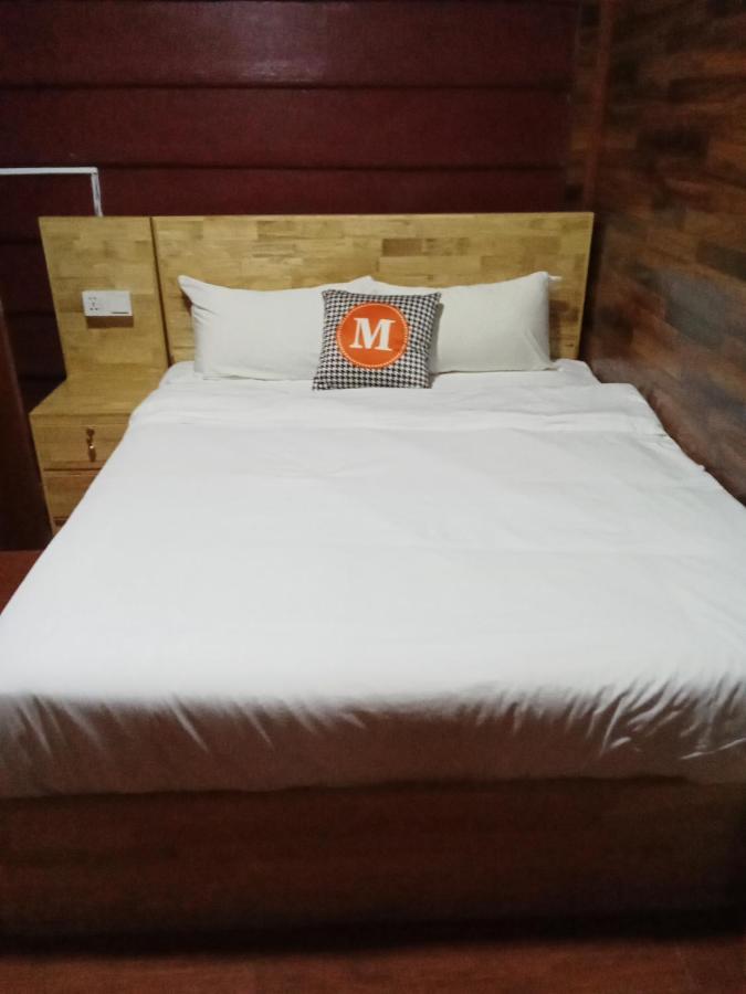 Domnak Teuk Chhou Hotel Kampot Exterior photo